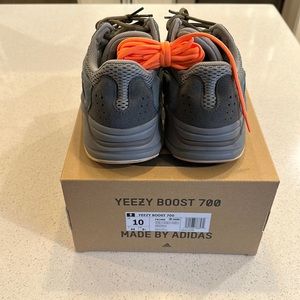 Yeezy Boost 700 Like New